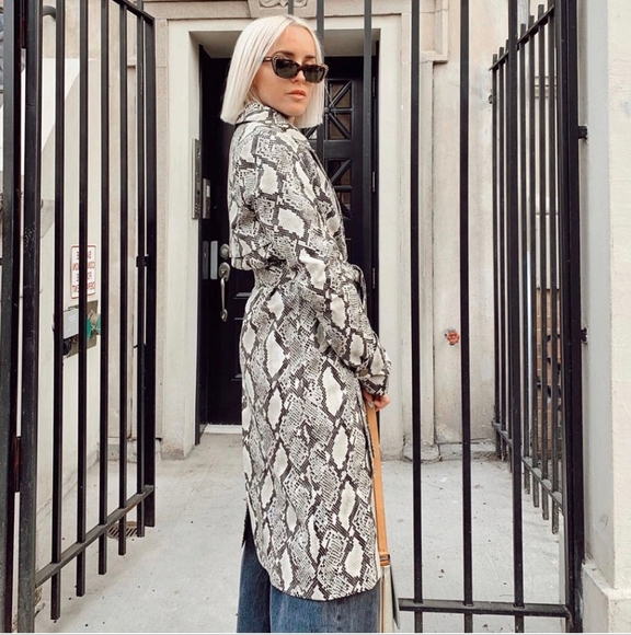 NWT Choosy Elizabeth Snakeskin Trench Coat Size Small - Picture 2 of 9